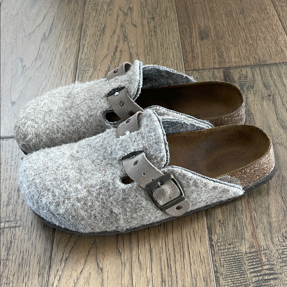 American Eagle Outfitters Gray Clogs